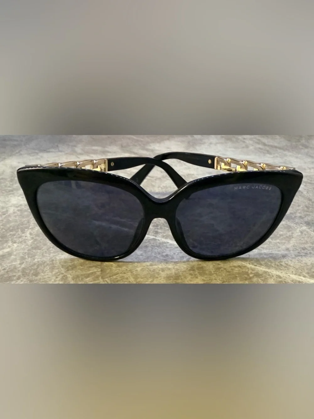 Marc Jacobs 334/F/S Black sunglasses gold chain detail classic Audrey Hepburn
